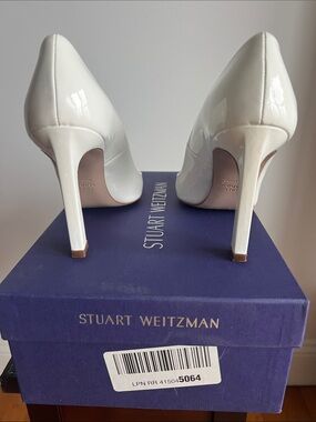 Stuart Weitzman Cream Pointed-Toe Leather Pumps